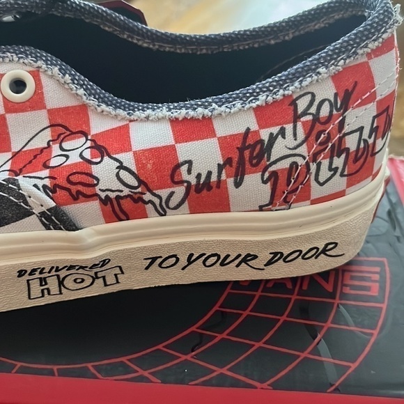 NWT & Box Vans X Stranger Things Authentic Multi/Marshmallow 5 Men 6.5 Women - Picture 13 of 16